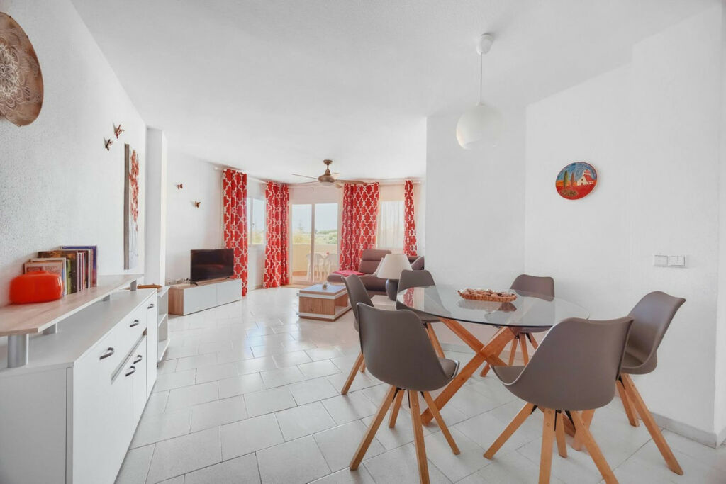 Middle Floor Apartment Riviera del Sol Málaga - image 4
