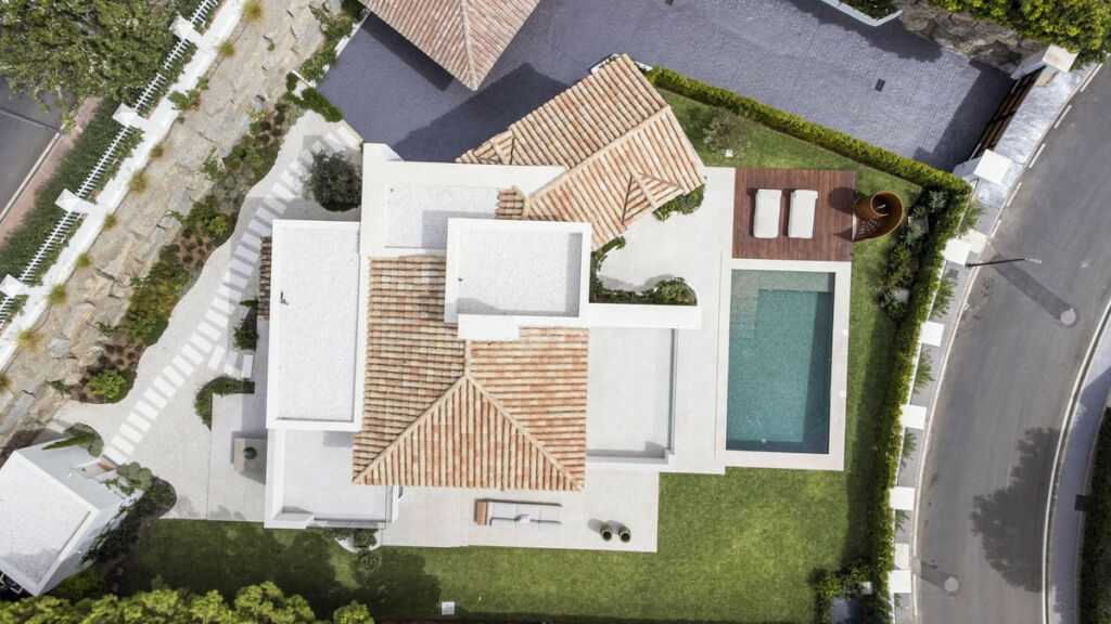 Detached Villa Benahavís Málaga - image 4