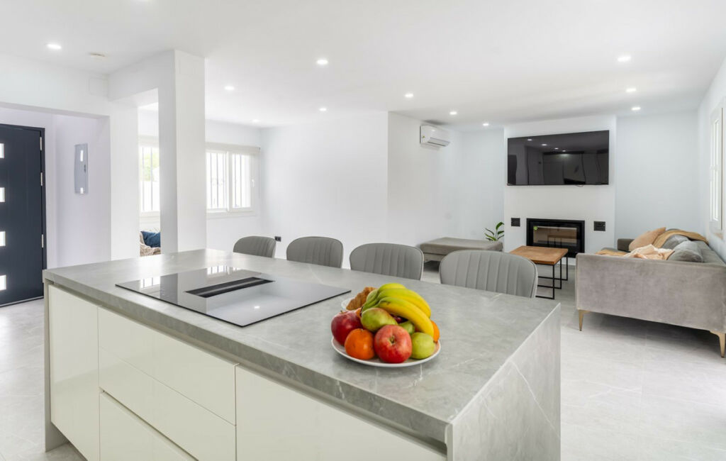 Townhouse Calahonda Málaga - image 4