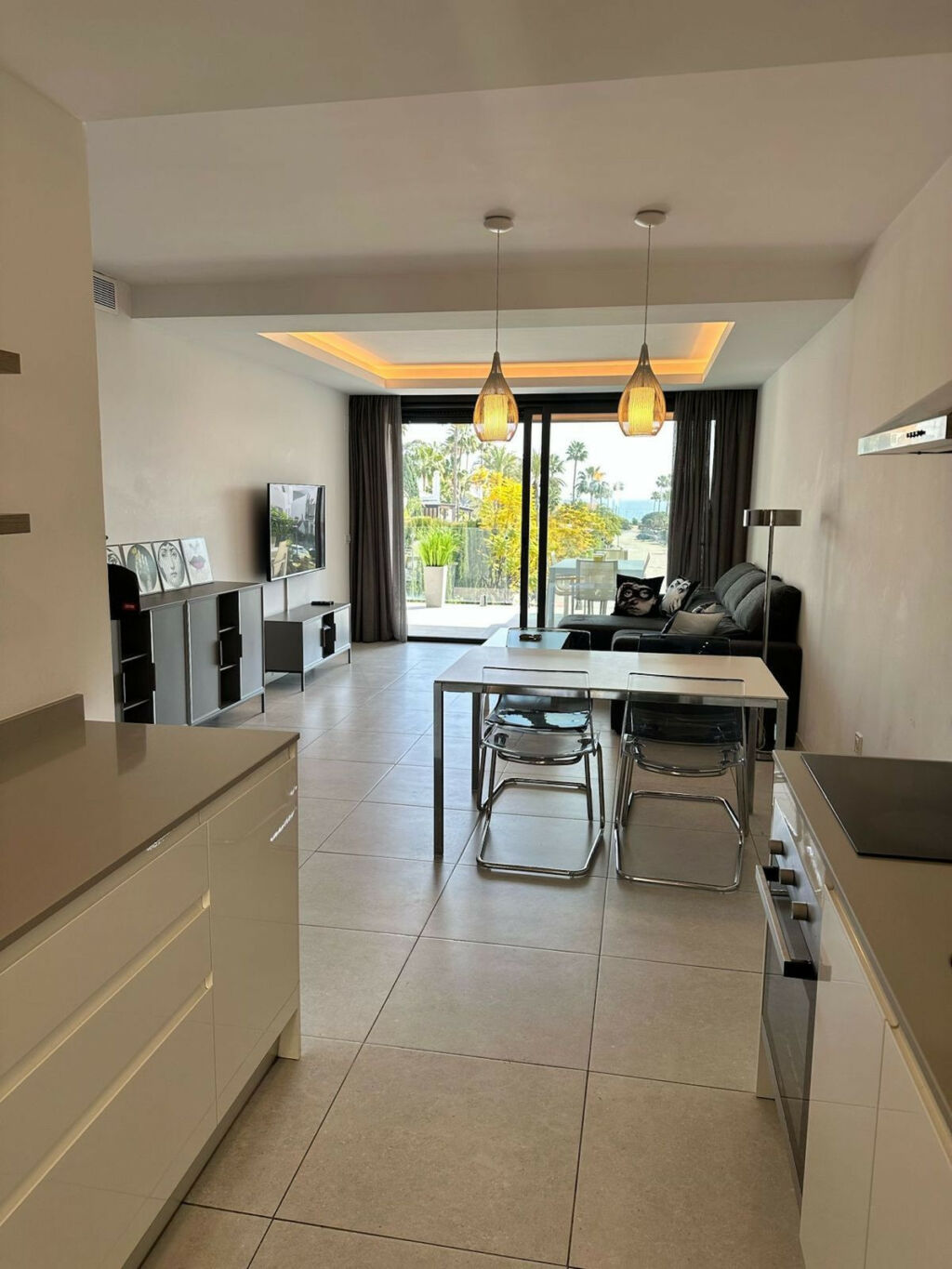 Middle Floor Apartment Cancelada Málaga - image 4