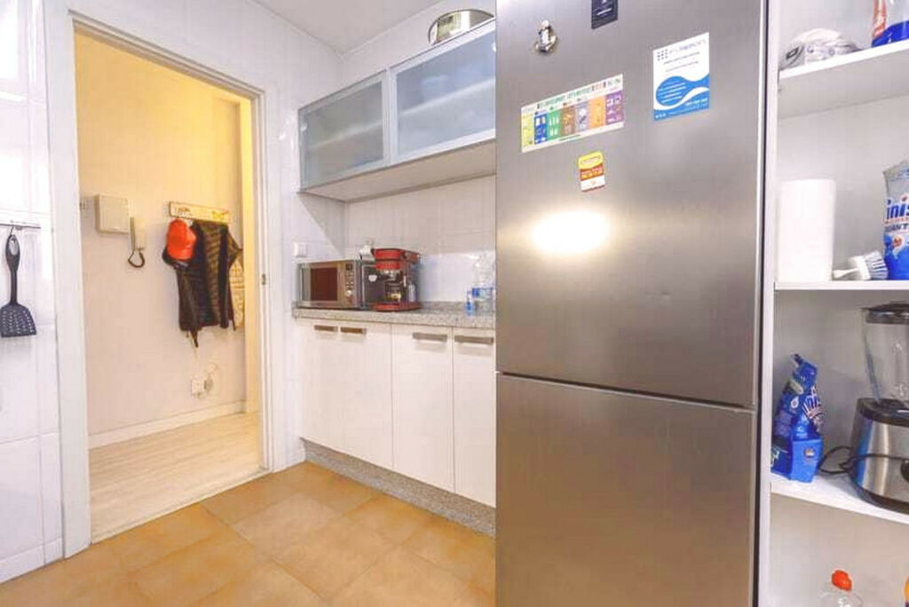 Middle Floor Apartment Fuengirola Málaga - image 4