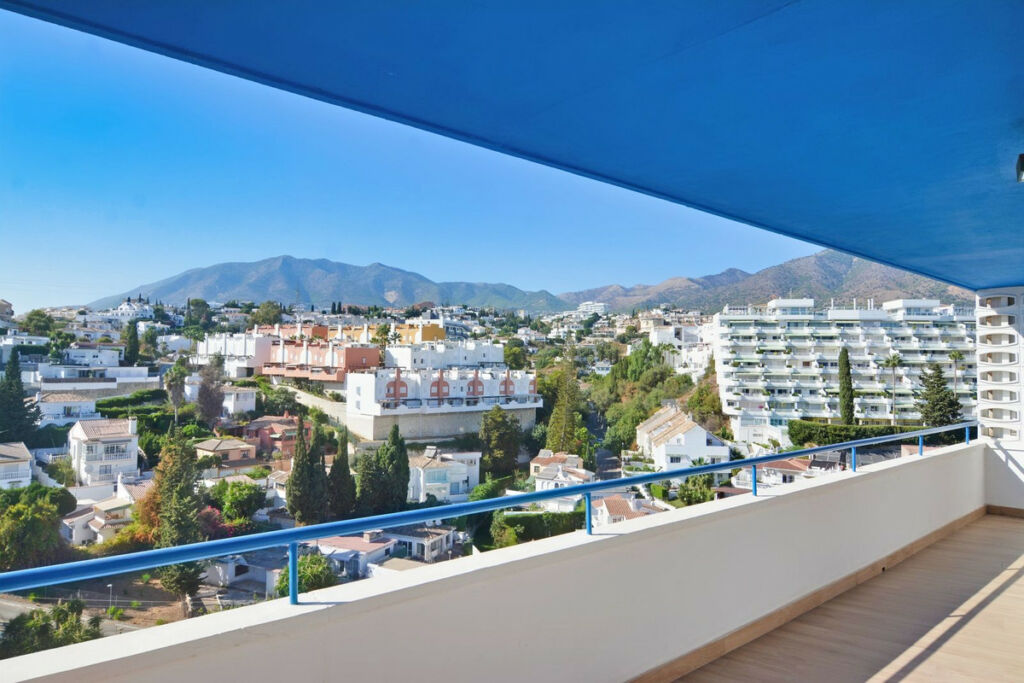 Middle Floor Apartment Torreblanca Málaga - image 4