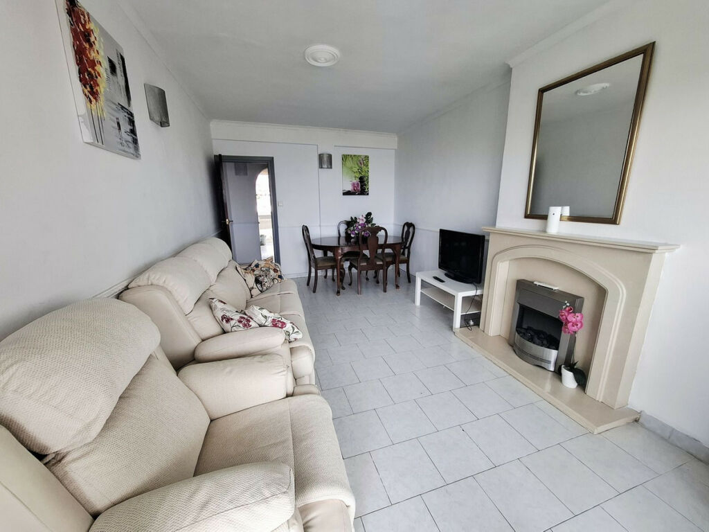 Top Floor Apartment Fuengirola Málaga - image 4