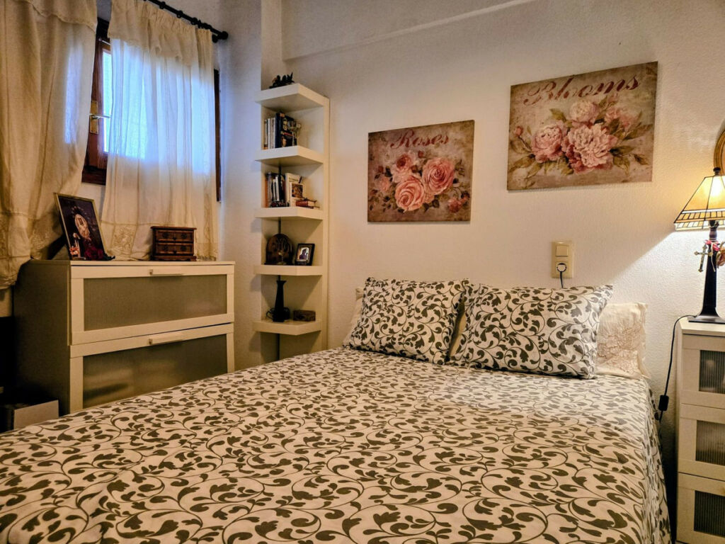 Middle Floor Apartment Montemar Málaga - image 4