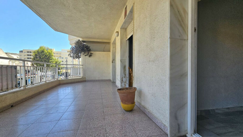 Middle Floor Apartment Fuengirola Málaga - image 4