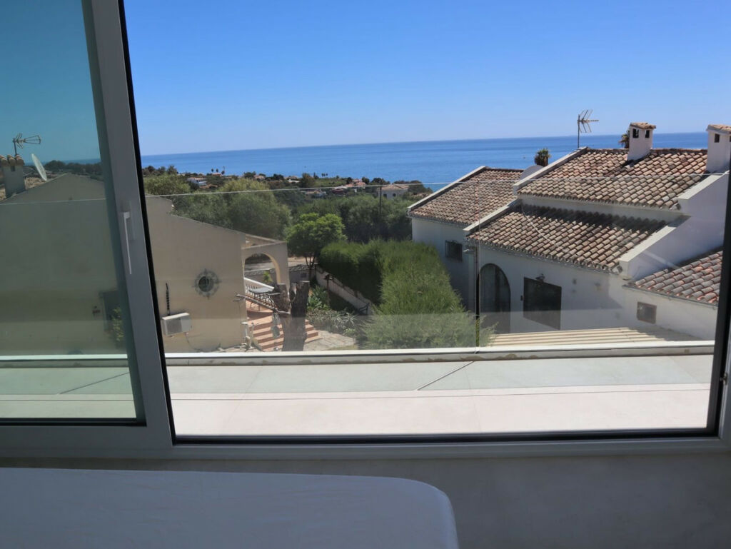 Detached Villa Torreguadiaro Cádiz - image 4