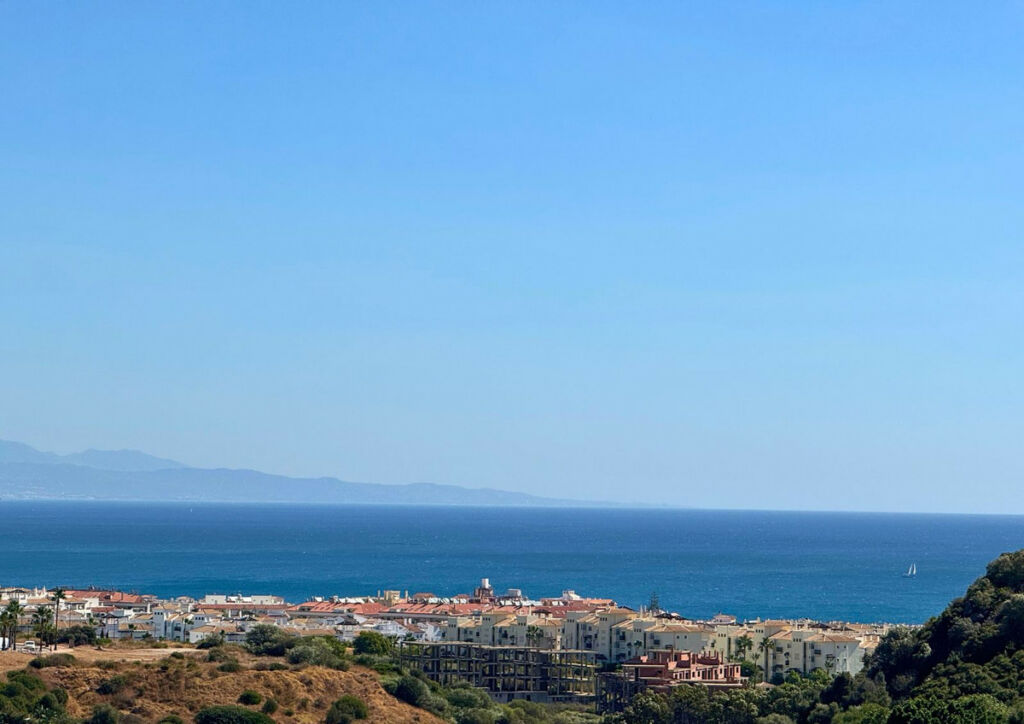 Penthouse La Duquesa Málaga - image 4