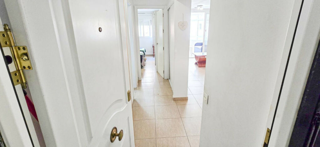 Middle Floor Apartment Benalmadena Málaga - image 4