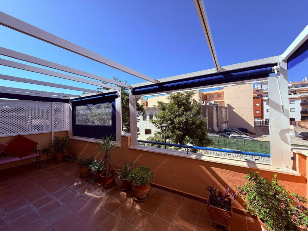 Middle Floor Apartment Las Lagunas Málaga - image 4