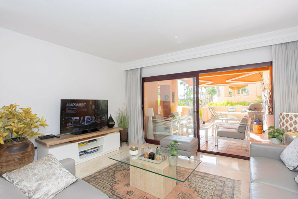 Ground Floor Apartment Los Flamingos Málaga - image 4
