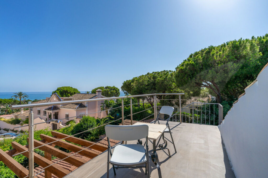 Detached Villa Marbesa Málaga - image 4