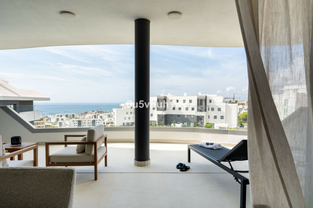 Middle Floor Apartment Fuengirola Málaga - image 4