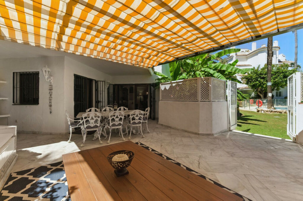 Ground Floor Apartment Elviria Málaga - image 4