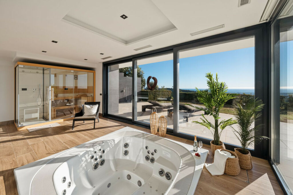 Detached Villa Sotogrande Cádiz - image 4