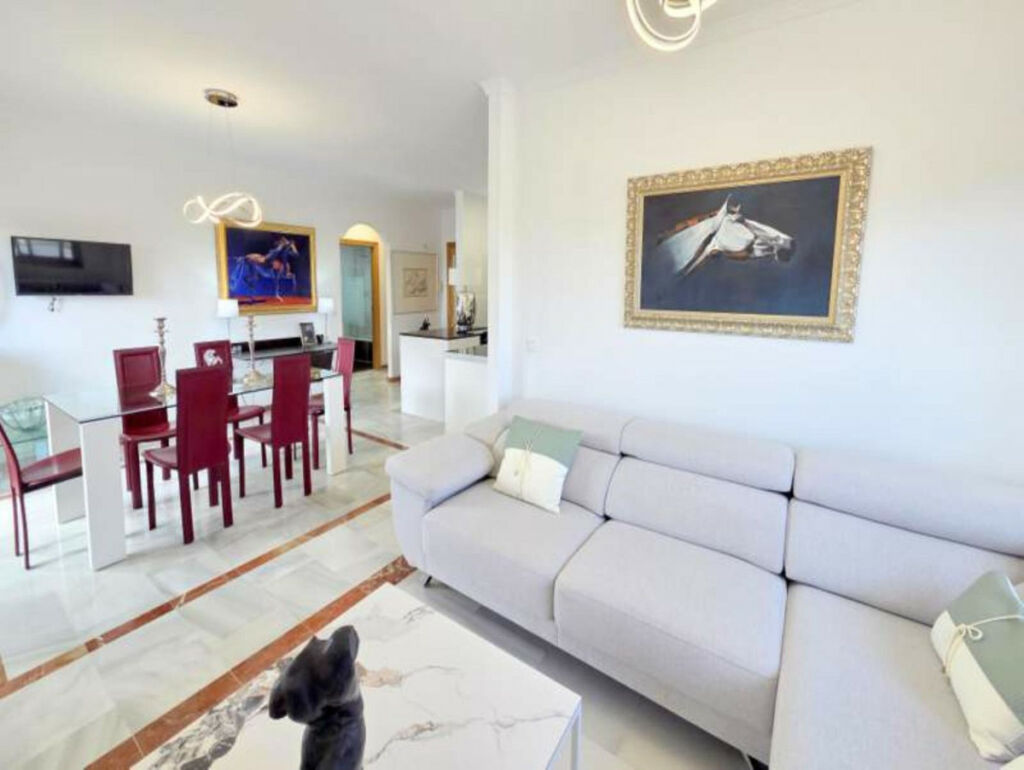 Middle Floor Apartment San Luis de Sabinillas Málaga - image 4