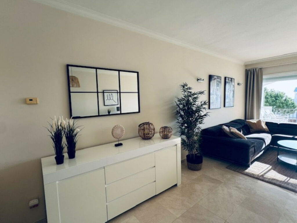 Ground Floor Apartment La Quinta Málaga - image 2