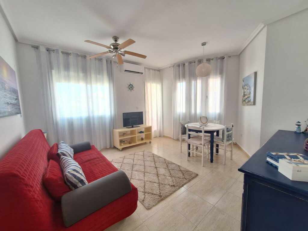 Middle Floor Apartment Torrevieja Alicante - image 4