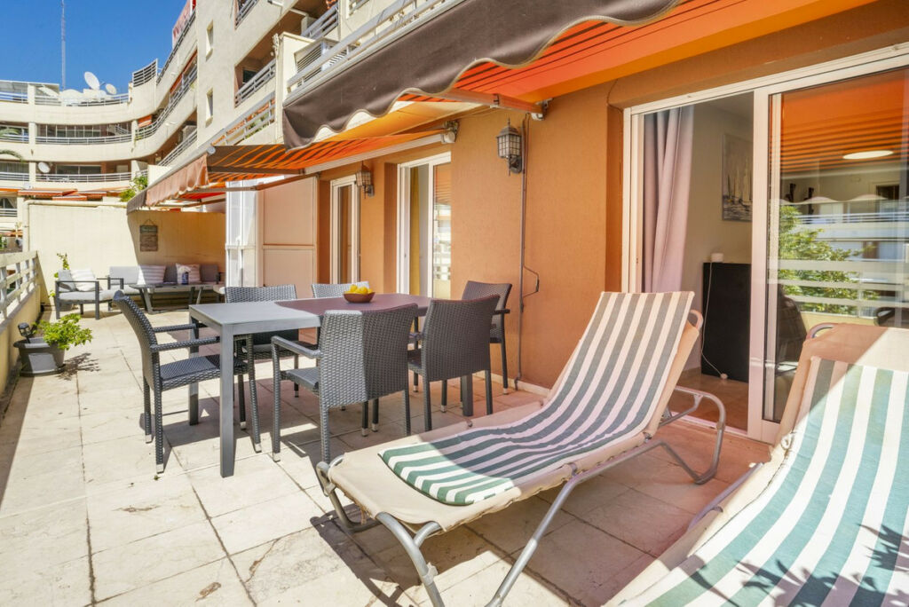 Middle Floor Apartment Marbella Málaga - image 4