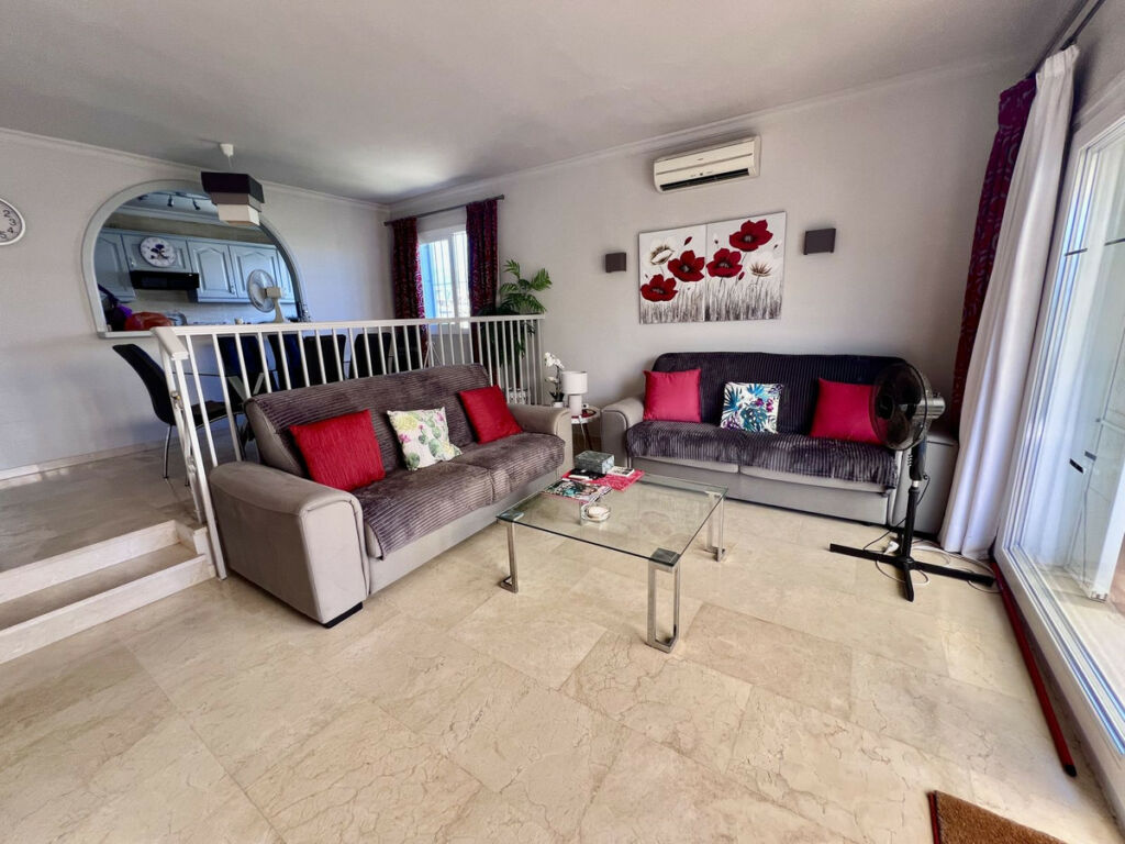 Middle Floor Apartment El Paraiso Málaga - image 4