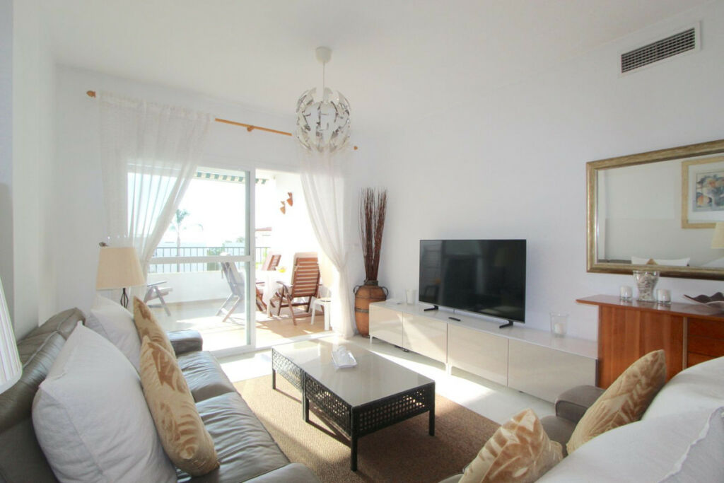 Middle Floor Apartment Miraflores Málaga - image 4