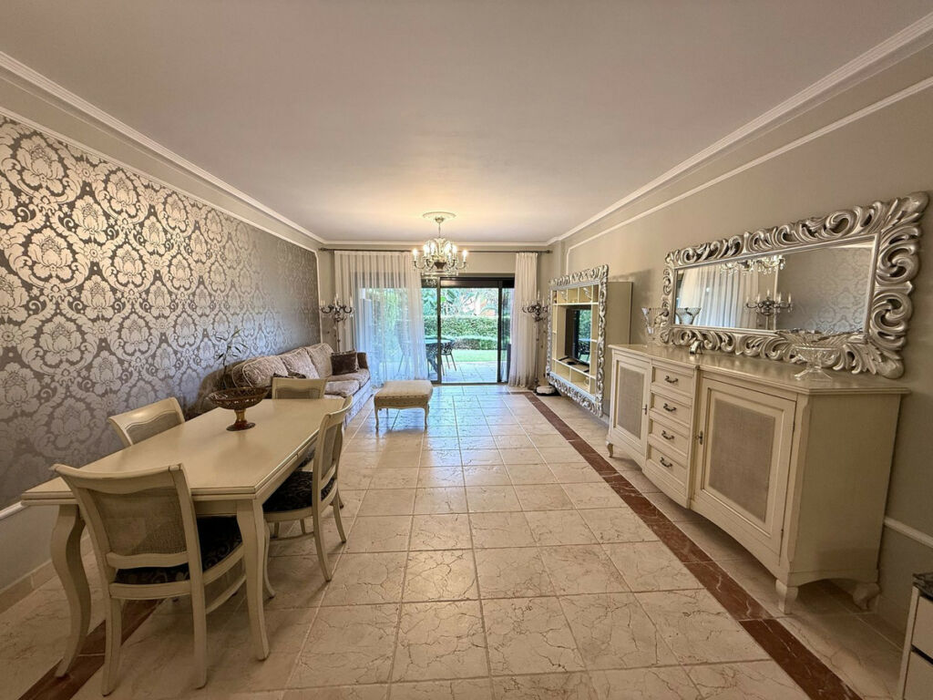 Ground Floor Apartment Atalaya Málaga - image 3