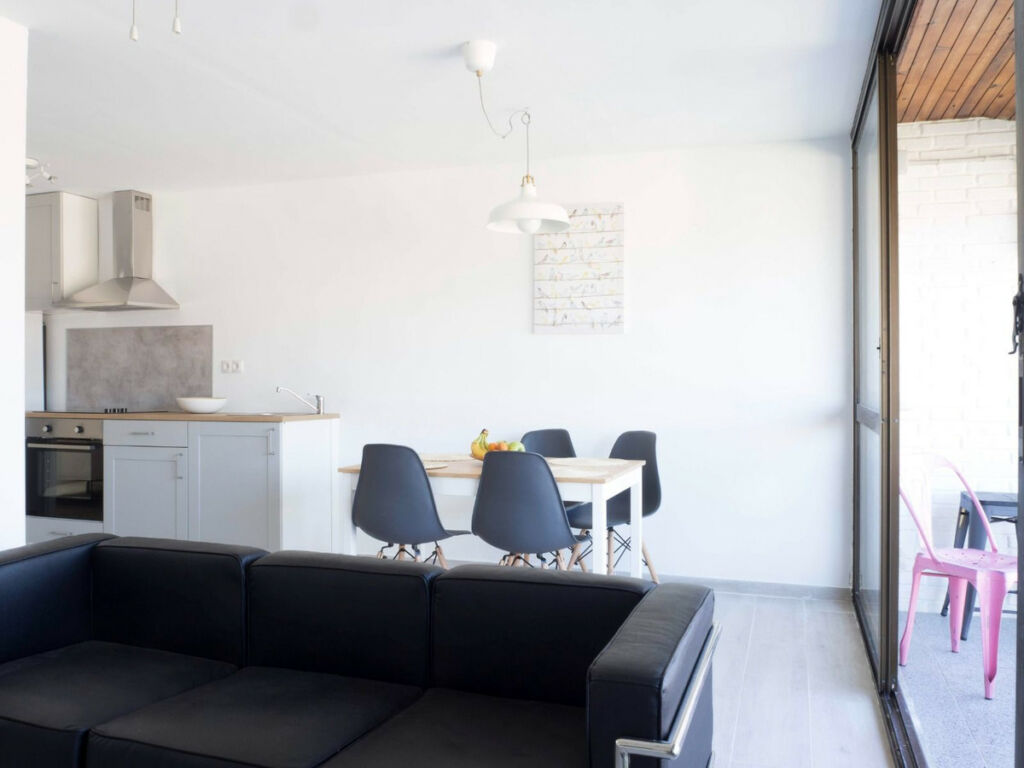 Middle Floor Apartment Cortijo Blanco Málaga - image 4