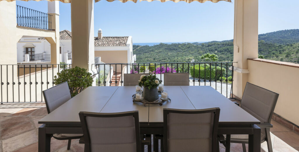 Townhouse Benahavís Málaga - image 4