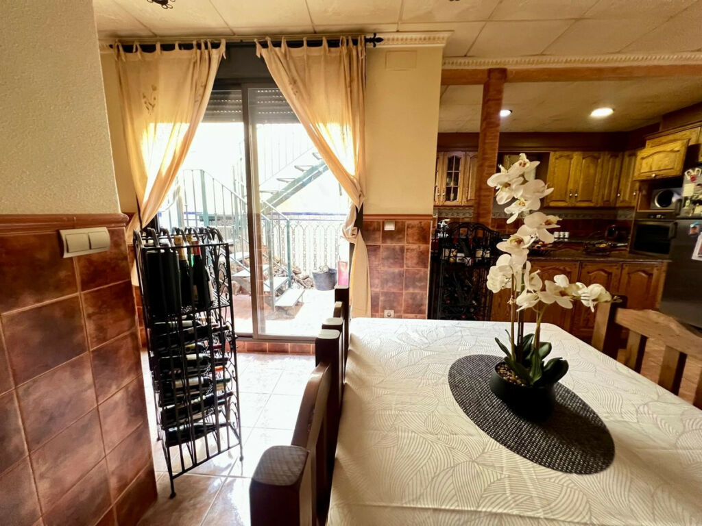 Townhouse Pinoso Alicante - image 4