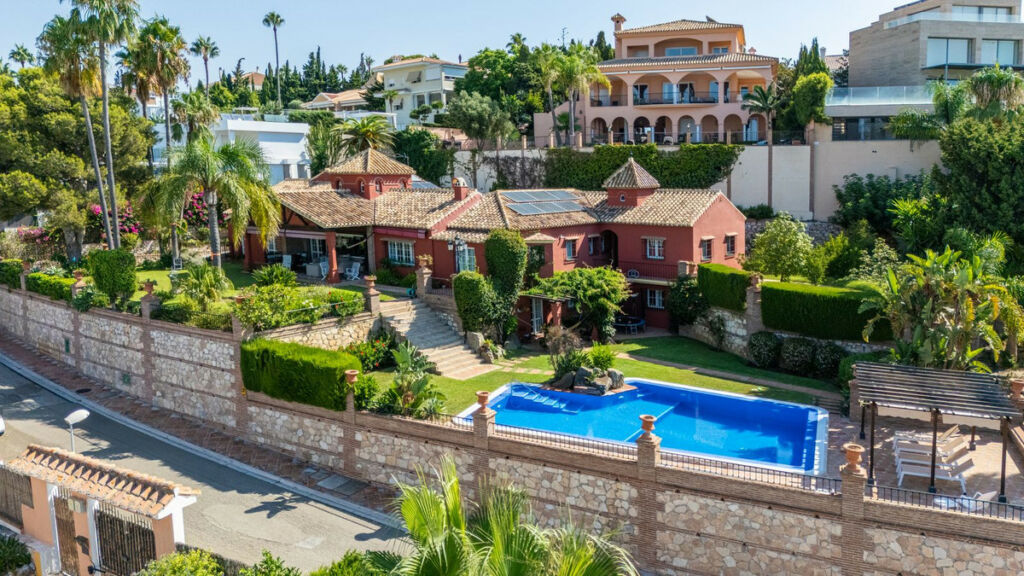 Detached Villa Benalmadena Málaga - image 4