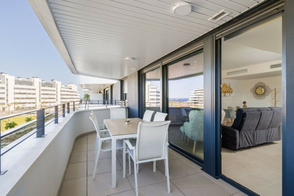 Middle Floor Apartment Torremolinos Málaga - image 4
