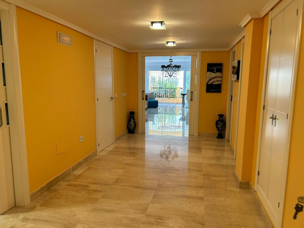 Ground Floor Apartment Elviria Málaga - image 4