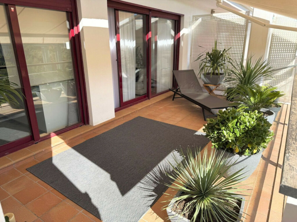 Middle Floor Apartment Benahavís Málaga - image 4