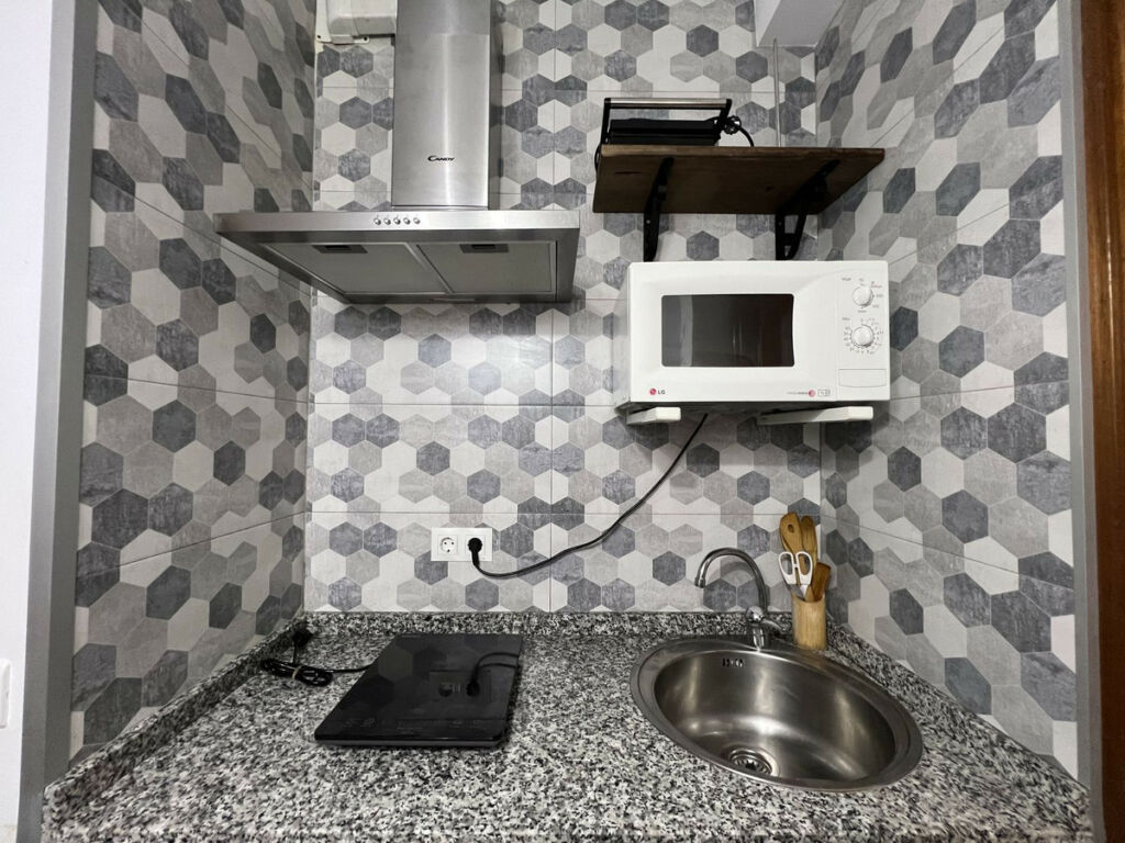 Middle Floor Studio Torremolinos Málaga - image 4