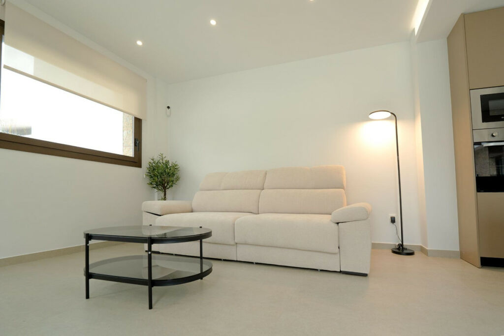 Detached Villa Almoradi Alicante - image 4