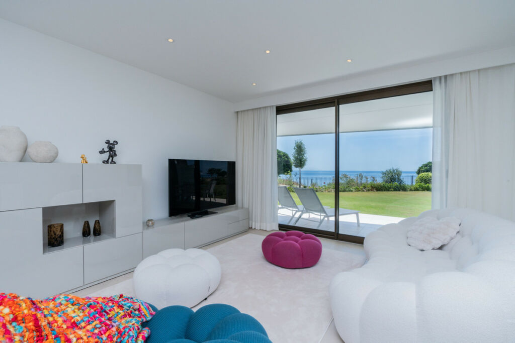 Ground Floor Apartment Casares Málaga - image 4