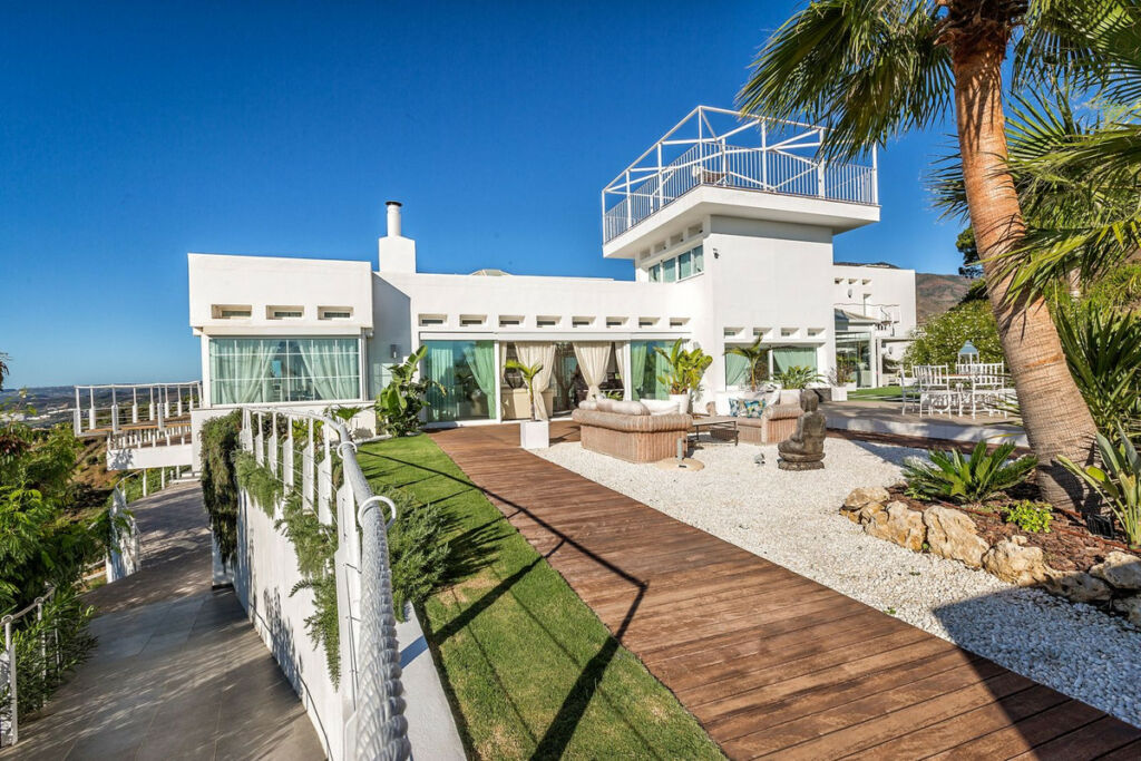 Detached Villa Estepona Málaga - image 40