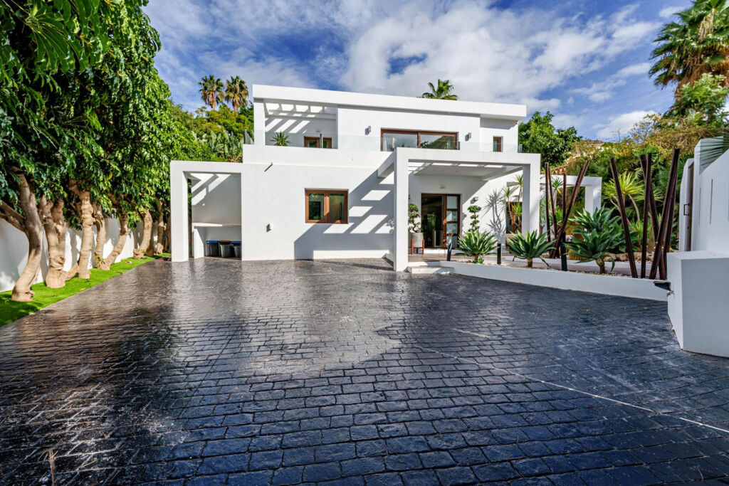 Detached Villa Marbella Málaga - image 40