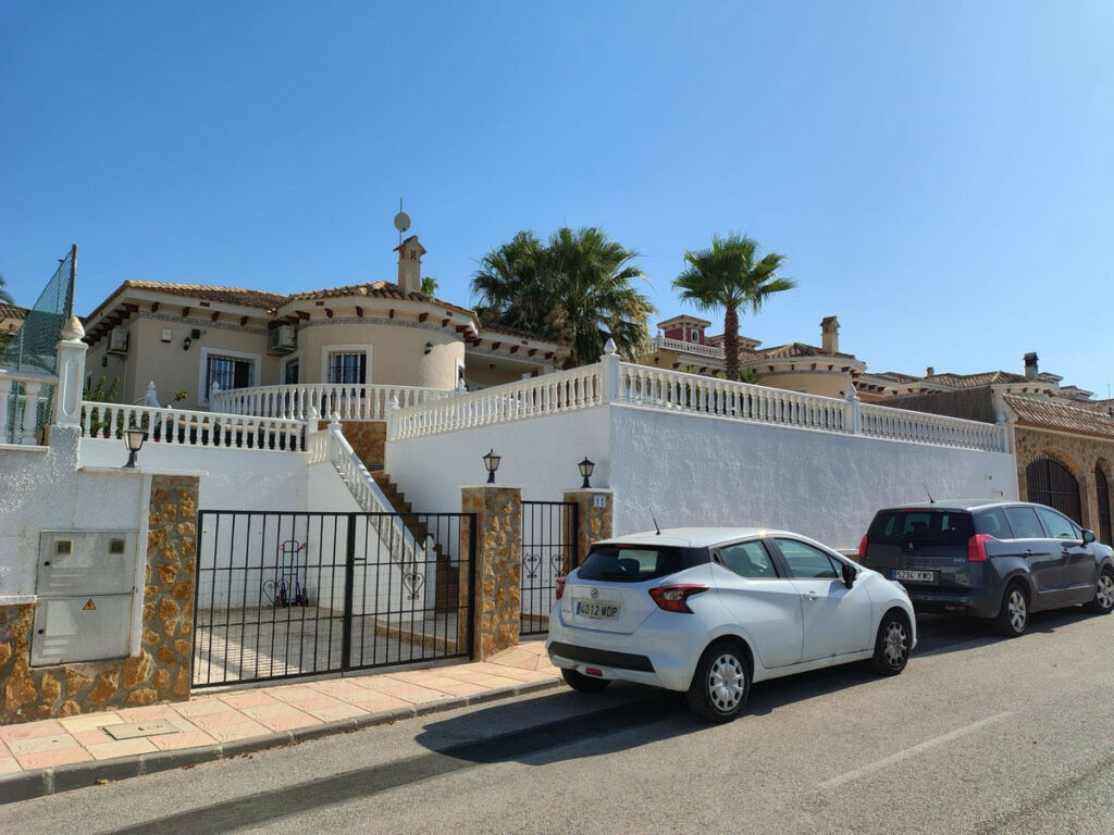 Detached Villa Bigastro Alicante - image 38