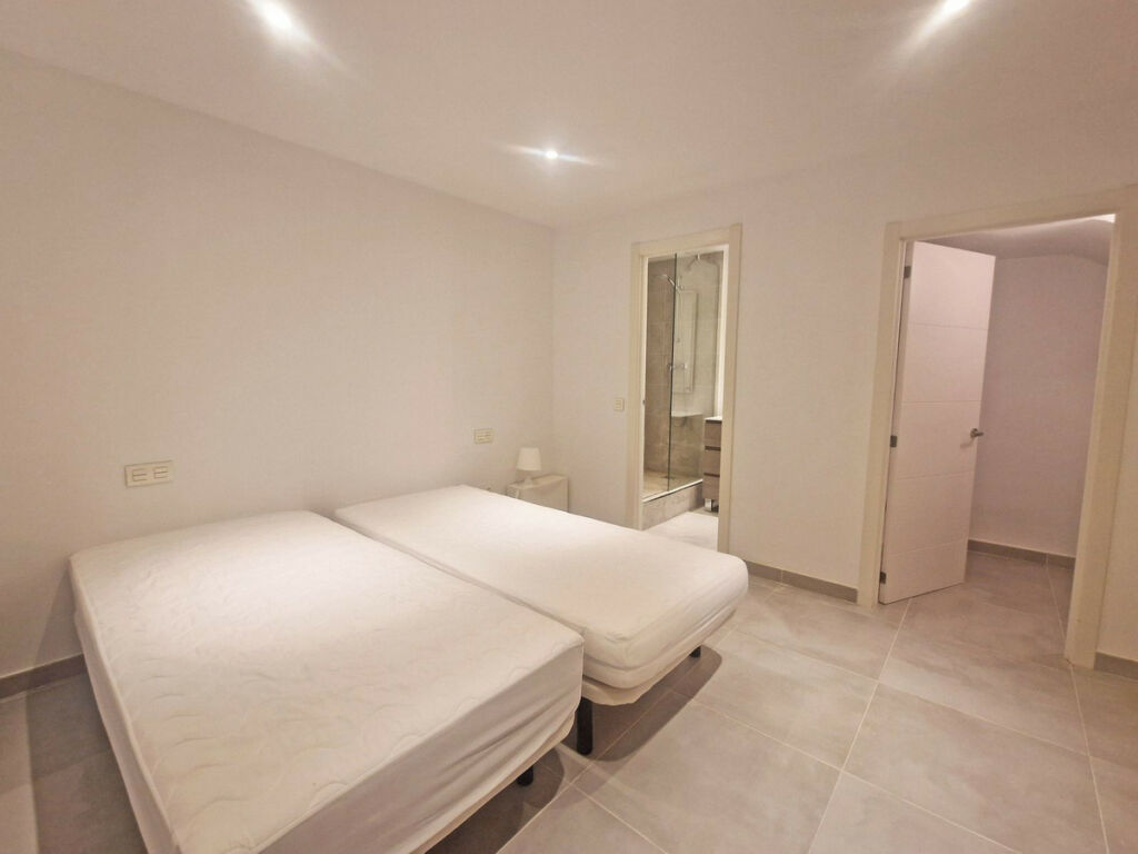 Semi-Detached House Cabopino Málaga - image 35