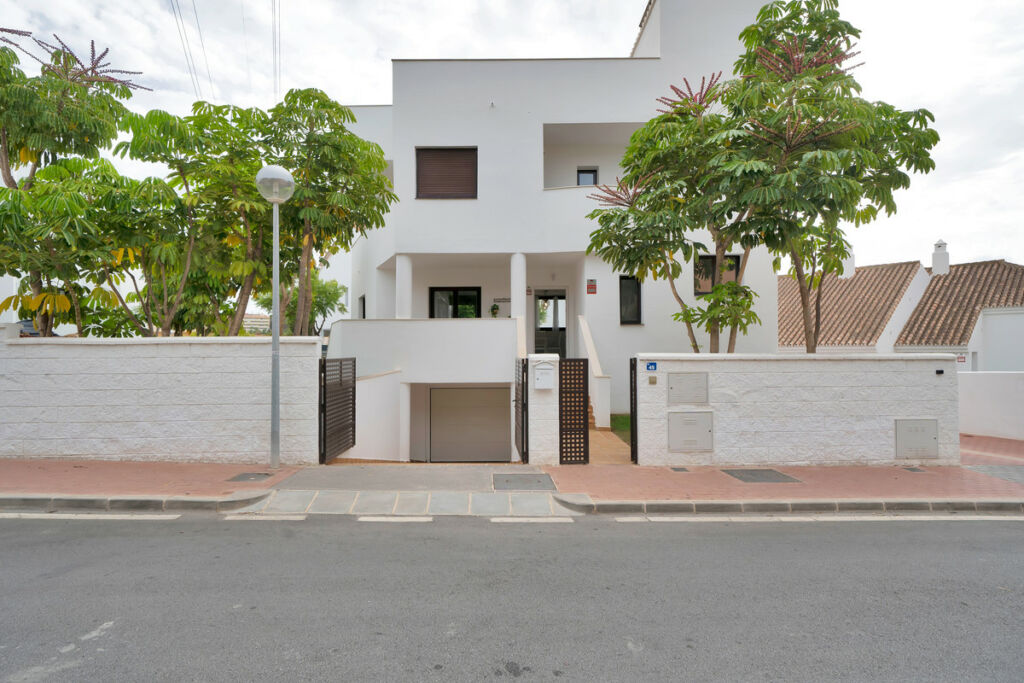 Detached Villa Riviera del Sol Málaga - image 40