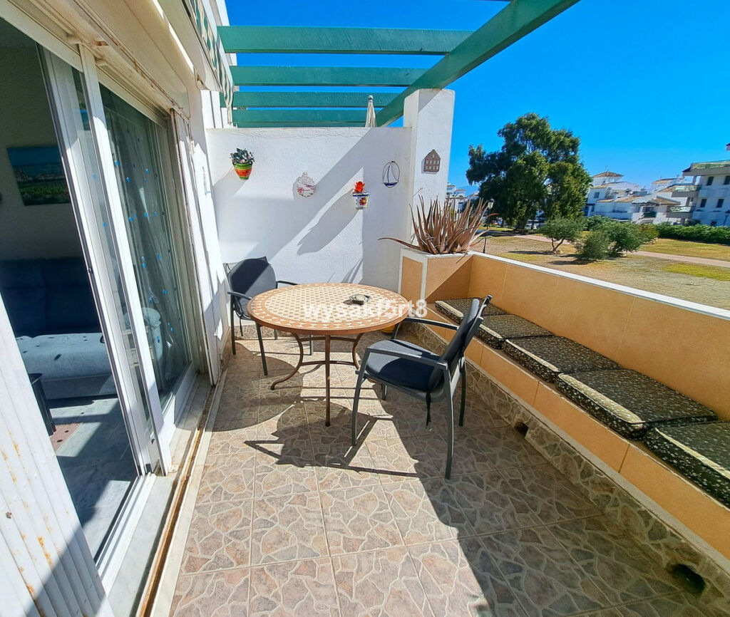 Middle Floor Apartment La Duquesa Málaga - image 40
