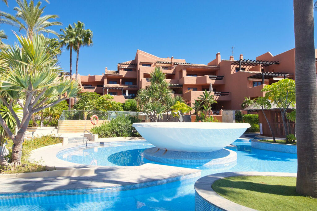 Middle Floor Apartment Estepona Málaga - image 40