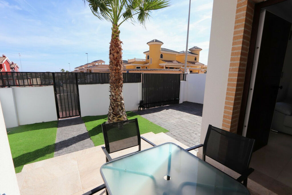 Detached Villa Villamartin Alicante - image 40