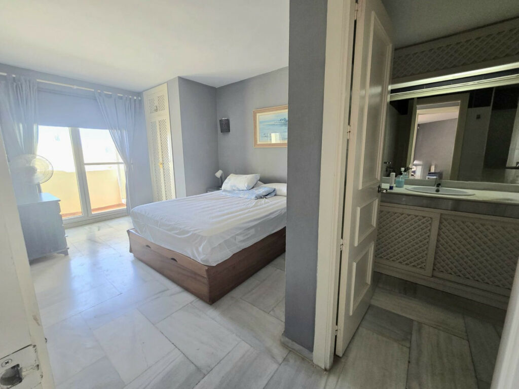 Middle Floor Apartment Benalmadena Costa Málaga - image 8