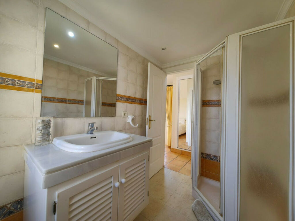 Detached Villa Estepona Málaga - image 41