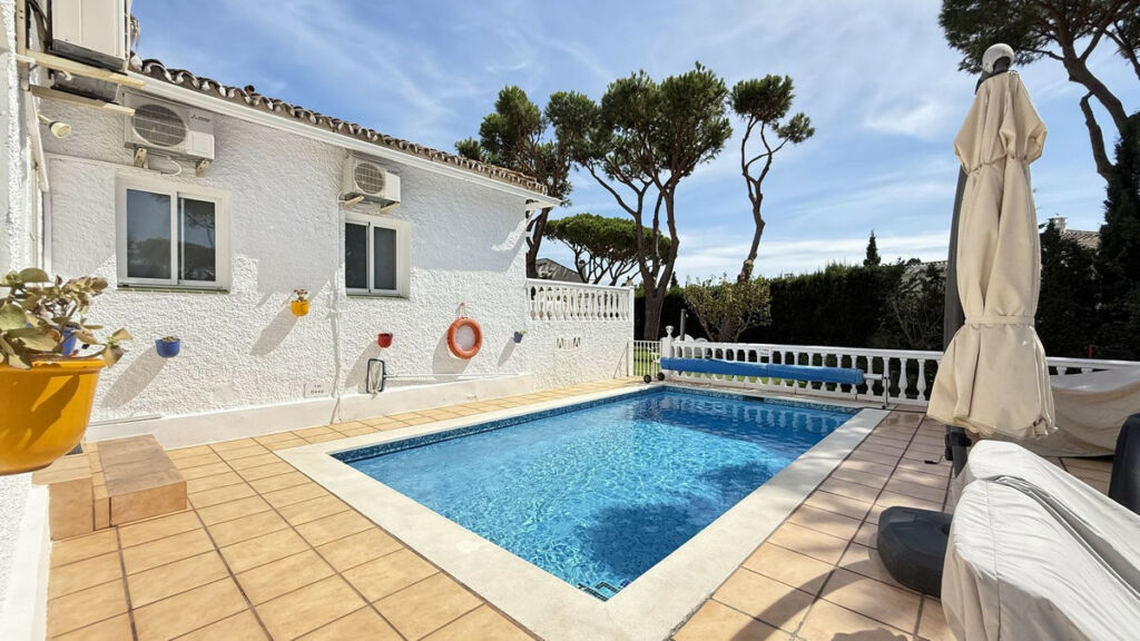 Detached Villa Calahonda Málaga - image 41