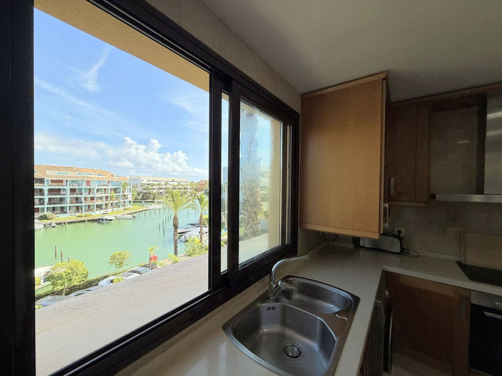 Middle Floor Apartment Sotogrande Puerto Cádiz - image 17