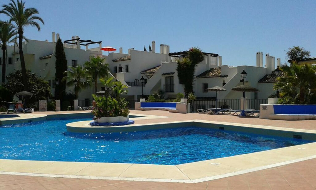 Townhouse Nagüeles Málaga - image 41