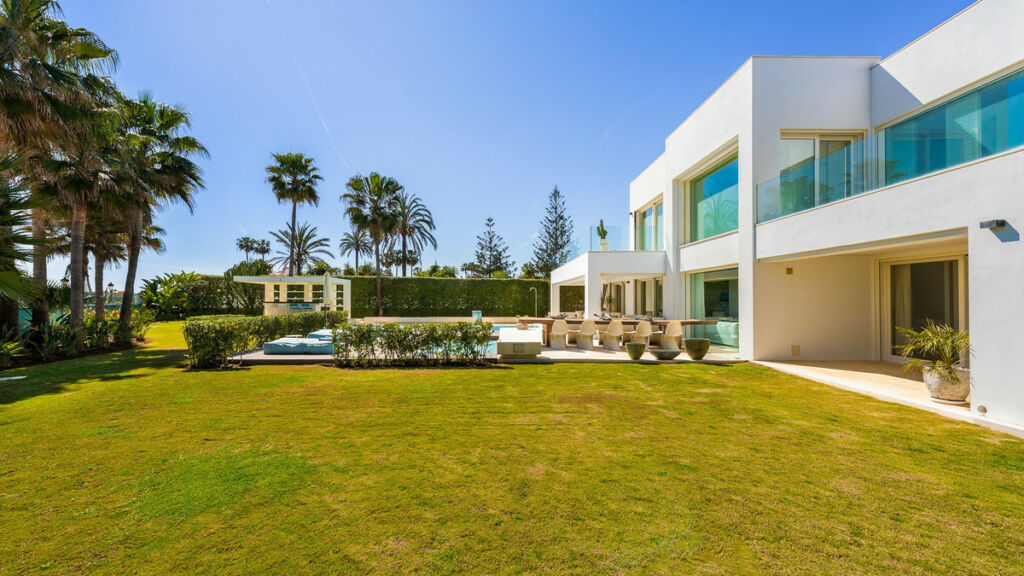 Detached Villa The Golden Mile Málaga - image 41