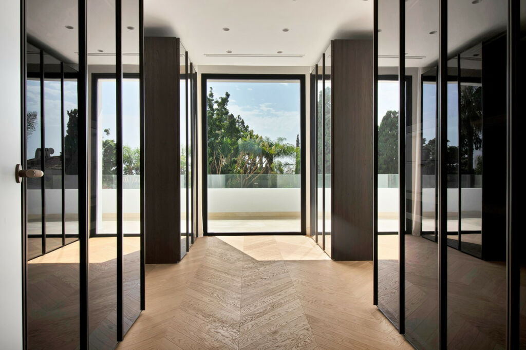Detached Villa The Golden Mile Málaga - image 41